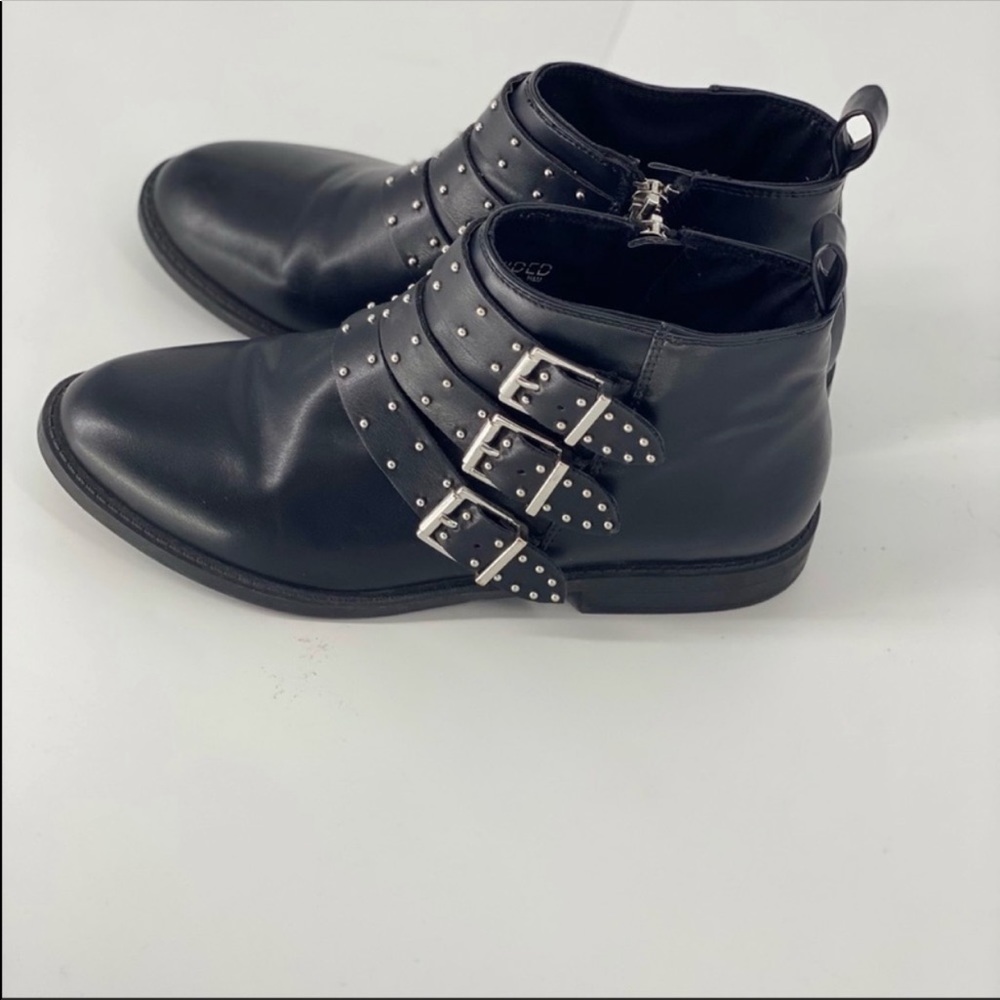 H&M Divided Black Booties Size 8/39
In good shape